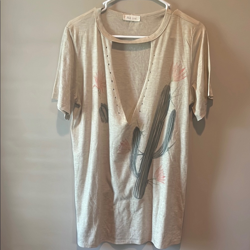 Phil Love Cactus Graphic Tee with Open V Neck
Excellent Condition
